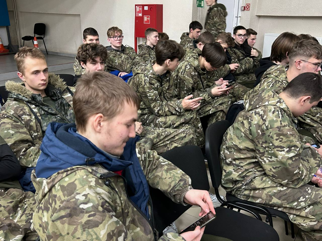 Позвони маме